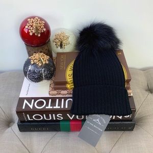 faux fur ribbed beanie.